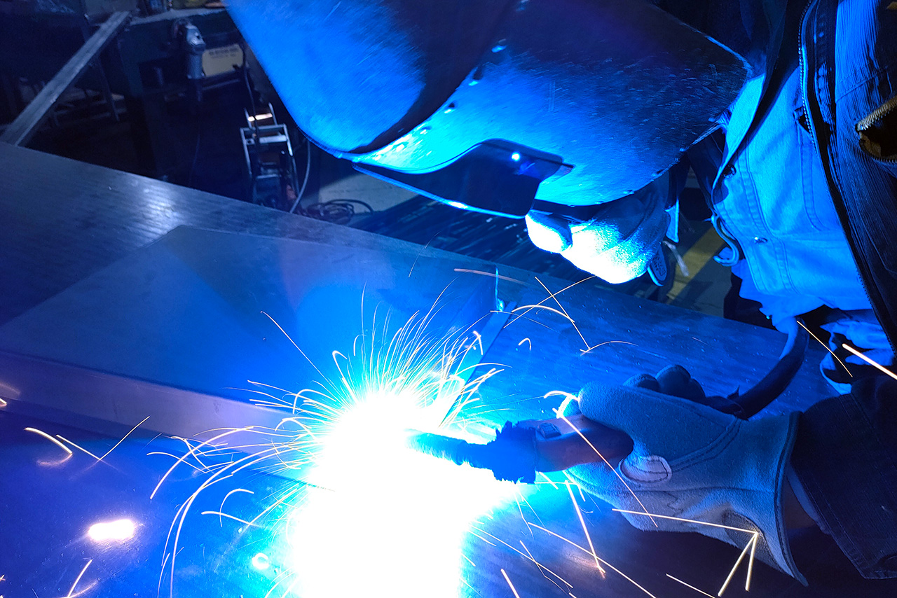 半自動溶接機 写真1